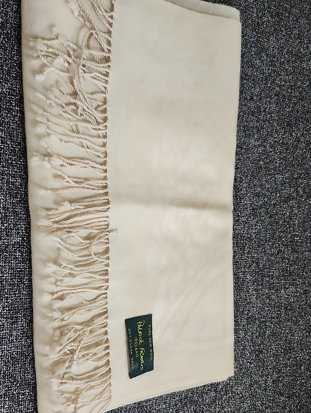 Patrick Francis BNWOT 100% woolen Cream Fringed  Scarf from Ireland.